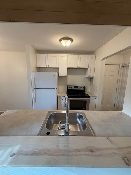 21761 Hillside Dr, Clinton Township, MI, 48035-6017 | Card Image