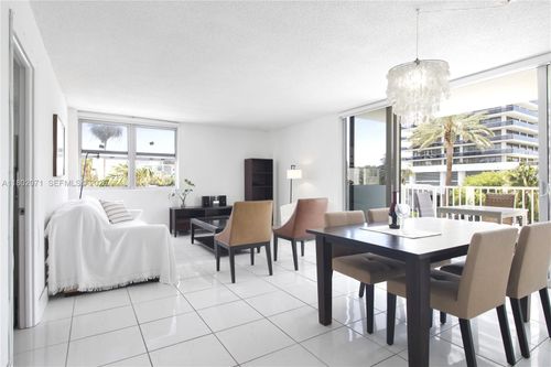 2h-5838 Collins Ave, Miami Beach, FL, 33140-2264 | Card Image