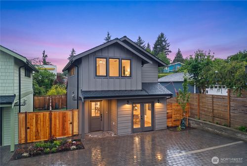 b-524 Ne 89th St, Seattle, WA, 98115-2943 | Card Image
