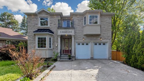 3 Stinson Cir, East York, ON, M4B2Y7 | Card Image