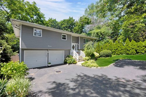 11 Margaret Ln, Huntington, NY, 11743-2824 | Card Image