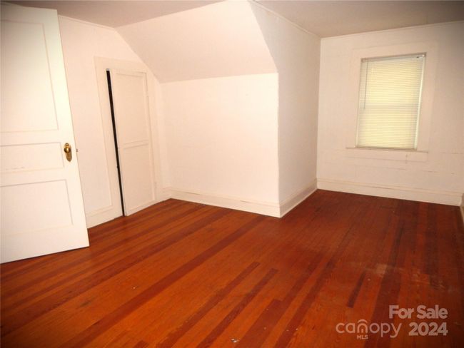 Upstairs Bonus Space | Image 41