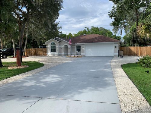 5561 W Magnolia Ave, PORT ORANGE, FL, 32127-6107 | Card Image