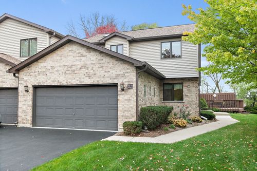 2121 N Juniper Lane, Arlington Heights, IL, 60004 | Card Image