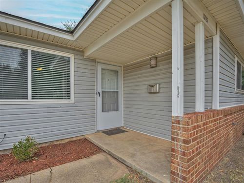 1715 Dakota St, Norman, OK, 73069-6811 | Card Image
