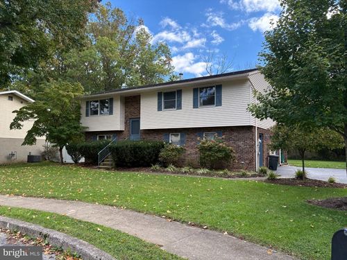 1376 Woodcrest Drive, READING, PA, 19607 | Card Image