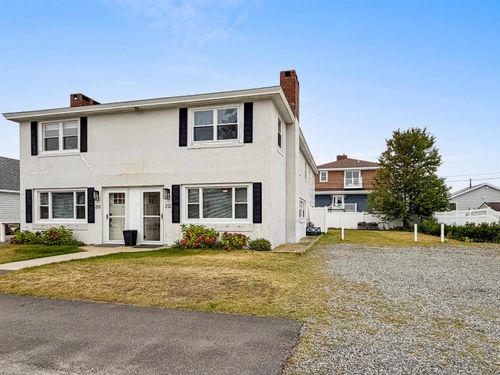 212 Bristol St, Seabrook, NH, 03874-4703 | Card Image