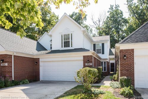642 Chestnut Dr, Wixom, MI, 48393-4303 | Card Image