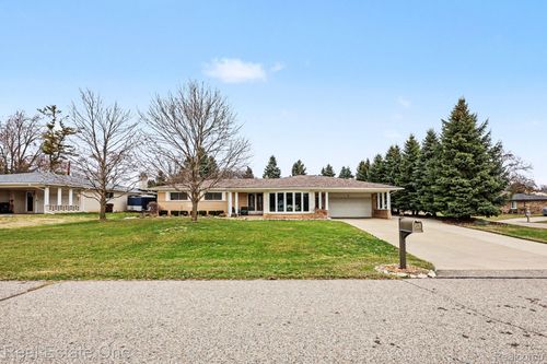 55689 Nocturne Ct, Shelby Township, MI, 48316-5223 | Card Image
