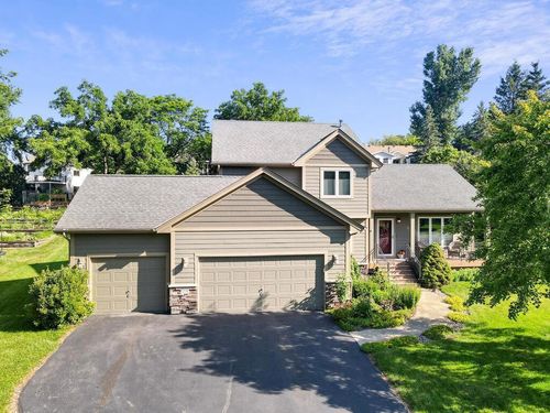 1119 Ridge Bluff Dr, Chaska, MN, 55318-9730 | Card Image