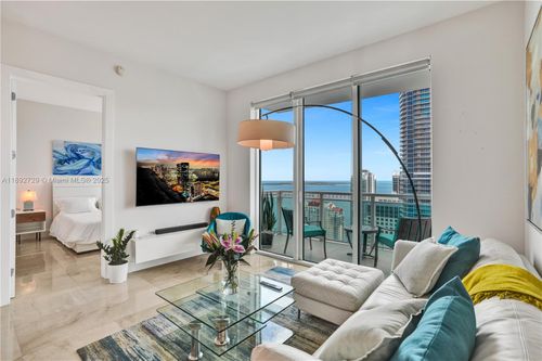 apt-4707-950 Brickell Bay Dr, Miami, FL, 33131-3962 | Card Image