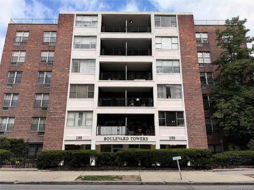 1j-190 1st St, Mineola, NY, 11501-4033 | Card Image