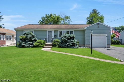 12 Evelyn Pl, East Hanover, NJ, 07936-1407 | Card Image