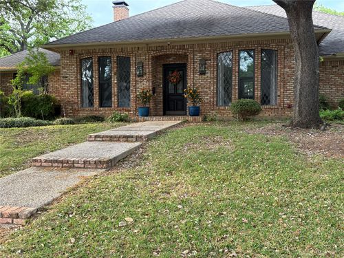 715 Buttermilk Dr, Arlington, TX, 76006-3715 | Card Image