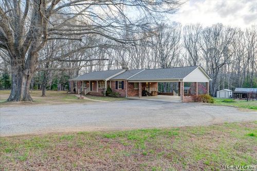 3596 Blackridge Rd, La Crosse, VA, 23950-2522 | Card Image