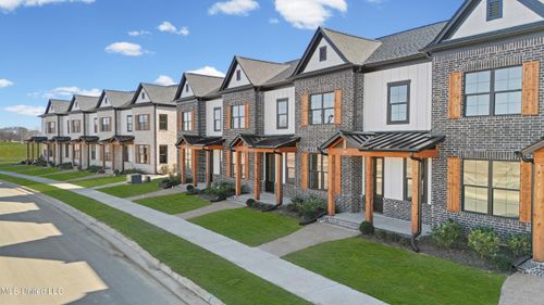 709 Bolivar Dr, Nesbit, MS, 38651-1068 | Card Image