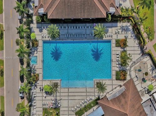 f-113-8001 Nw 41st St, Doral, FL, 33166-6268 | Card Image