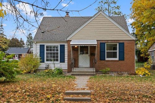 2942 Zenith Ave N, Robbinsdale, MN, 55422-5416 | Card Image
