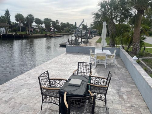 7128 Southwind Dr, Hudson, FL, 34667-3930 | Card Image