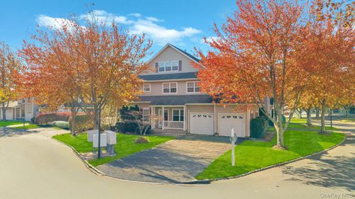 3 Snowdance Ln, Nesconset, NY, 11767-1565 | Card Image