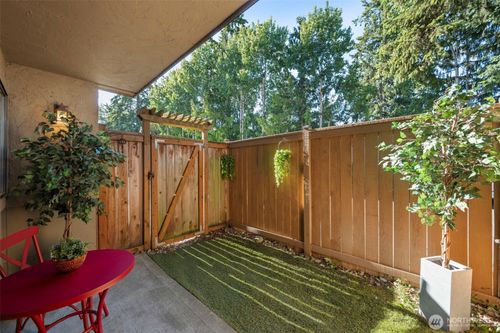 b7-750 N 143rd St, Seattle, WA, 98133-6940 | Card Image