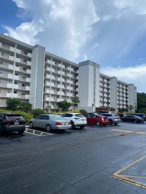 apt-102-5860 Nw 44th St, Lauderhill, FL, 33319-6142 | Card Image