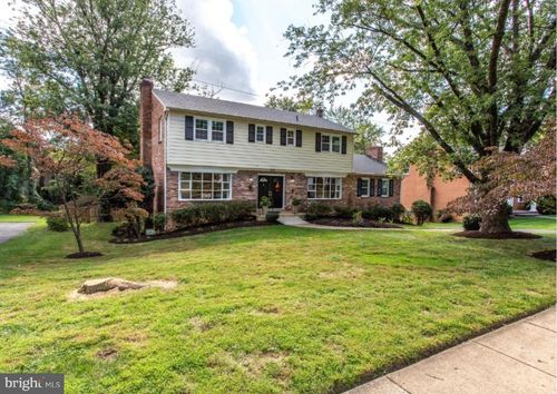 7811 Falstaff Rd, MCLEAN, VA, 22102-2724 | Card Image