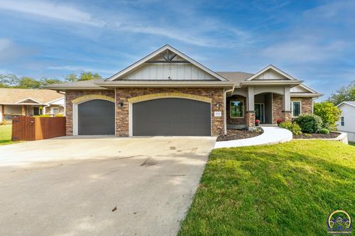 1219 N Pawnee Dr, Saint Marys, KS, 66536-9774 | Card Image