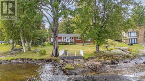4 Ninovan Rd W, Callander, ON, P0H1H0 | Card Image