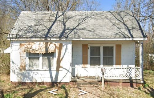 106 E Main St, Ozark, AR, 72949-3218 | Card Image