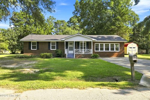 404 W Green St, Robersonville, NC, 27871-9546 | Card Image