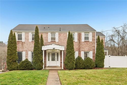 2007 Garrick Dr, Pittsburgh, PA, 15235-5032 | Card Image