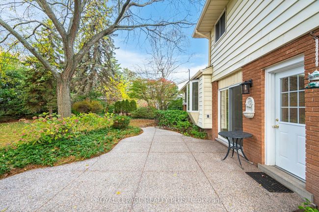 334 Oakwood Dr, House other with 3 bedrooms, 3 bathrooms and 2 parking in Burlington ON | Image 33