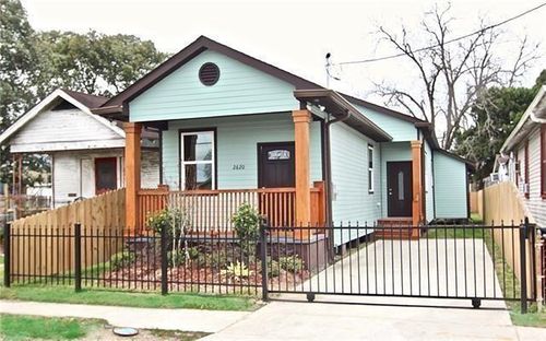 2620 Mistletoe St, New Orleans, LA, 70118-1634 | Card Image