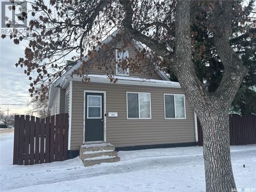 379 Stadacona St E, Moose Jaw, SK, S6H0J5 | Card Image
