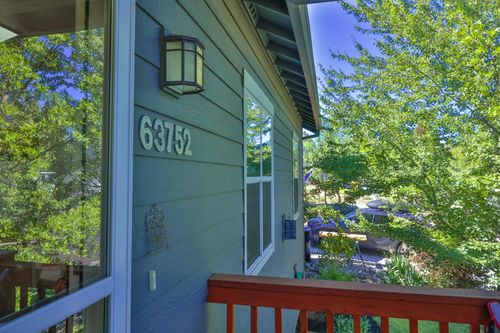 63752 Hunters Cir, Bend, OR, 97701-7236 | Card Image