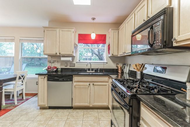 2912 Feathercrest Dr, House other with 3 bedrooms, 3 bathrooms and 4 parking in Austin TX | Image 11