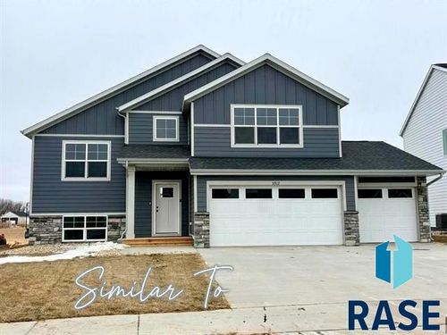 2720 S Copper Creek Ave, Sioux Falls, SD, 57110 | Card Image