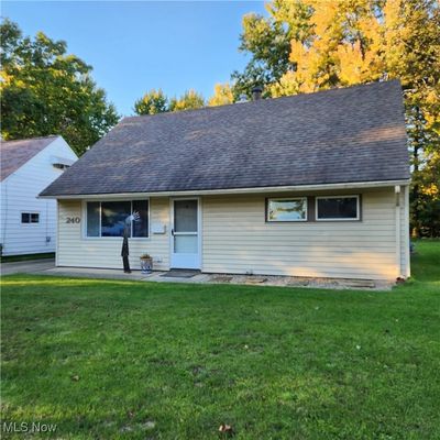 View of front facade featuring a front yard | Image 2