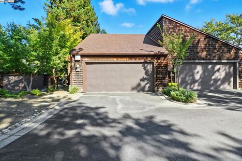 407 Wovenwood, Orinda, CA, 94563-2705 | Card Image