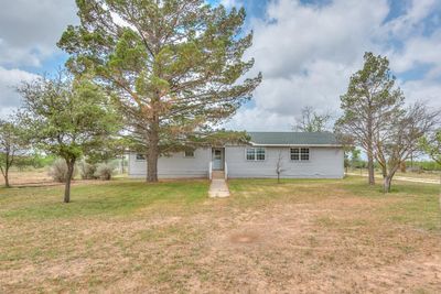 11533 White Tail Lane, Home with 3 bedrooms, 2 bathrooms and 3 parking in San Angelo TX | Image 2