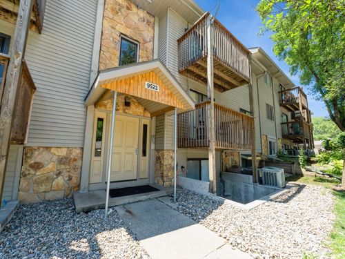 apt-3-9523 University Ave, Clive, IA, 50325-6353 | Card Image