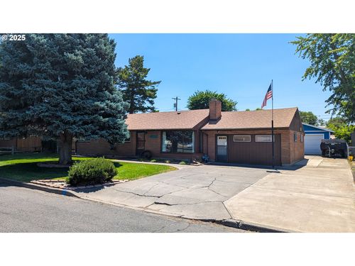 4038 Sw Perkins Ave, Pendleton, OR, 97801-4254 | Card Image