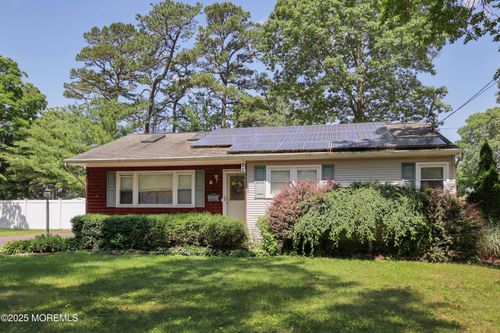 8 N Cherokee Ln, Brick, NJ, 08724-4405 | Card Image
