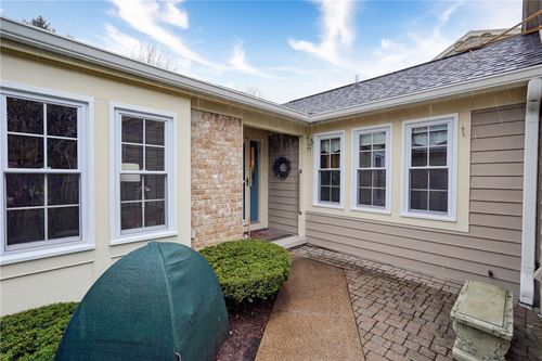 89 Creek Rdg, Pittsford, NY, 14534-4408 | Card Image