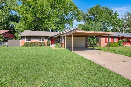 421 Yale Dr, Bartlesville, OK, 74006-8615 | Card Image