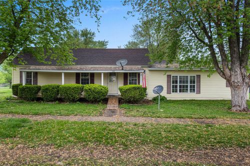 230 Sw 3rd St, De Land, IL, 61839-9705 | Card Image