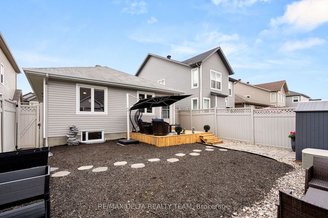 304 Bobolink Ridge, House other with 3 bedrooms, 3 bathrooms and 2 parking in Stittsville ON | Image 35