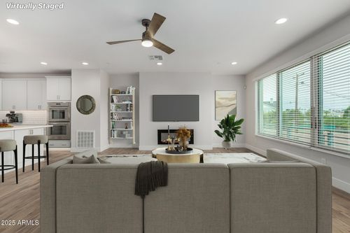 8-4525 N 40th St, Phoenix, AZ, 85018-3644 | Card Image