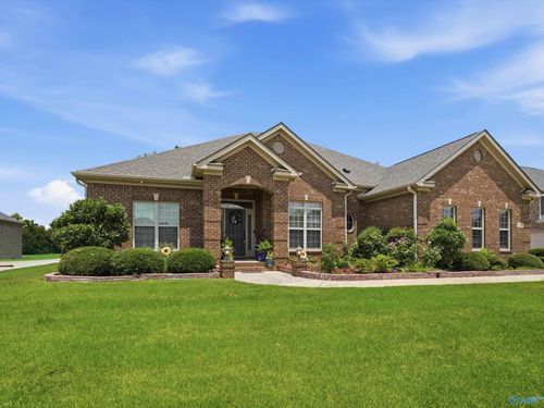 237 Nettles Dr Nw, Madison, AL, 35757-7668 | Card Image